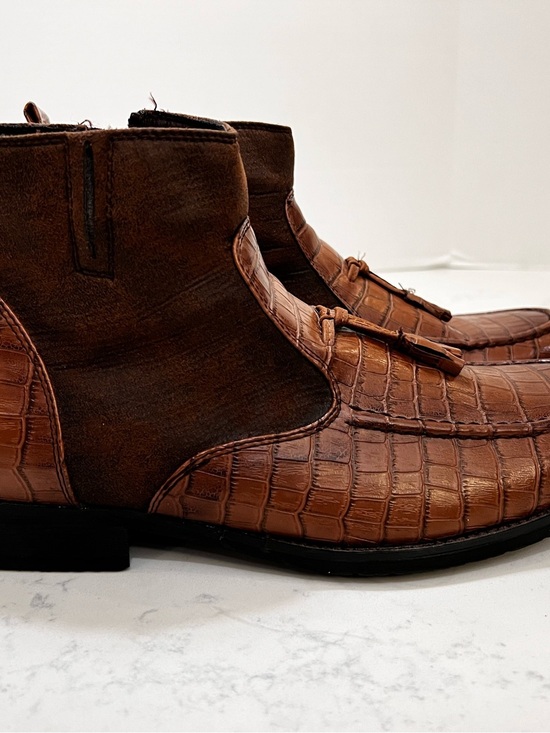 Men\'s Brown Croc-Embossed Tassel Chelsea Boots